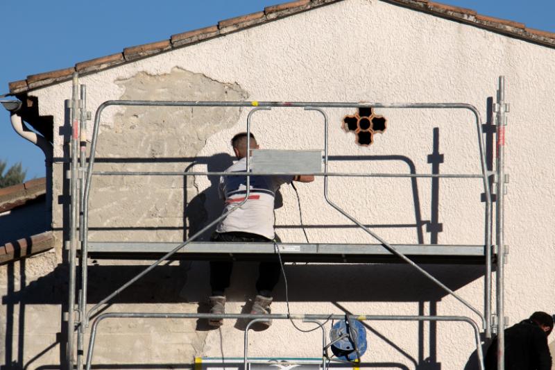 Façade de maison après ravalement complet - résultat professionnel garanti